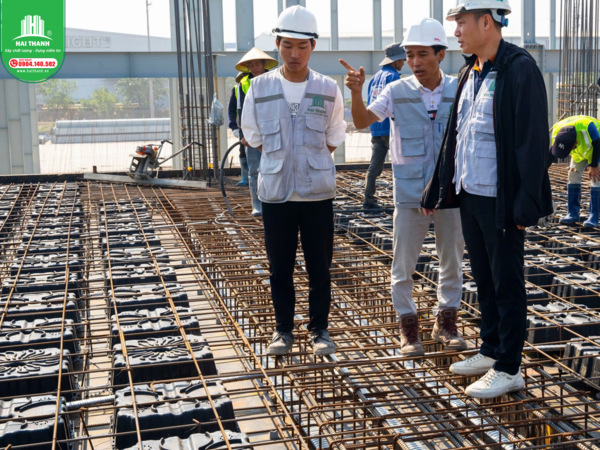 thi-cong-cap-du-ung-luc-giam-khoi-luong-van-khuon-dang-ke