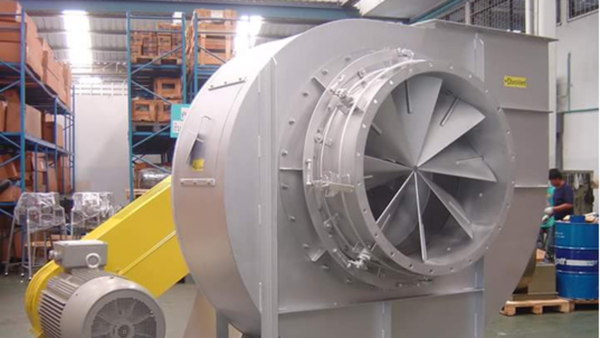 quat-ly-tam-co-kha-nang-thong-gio-hut-bui-cao 