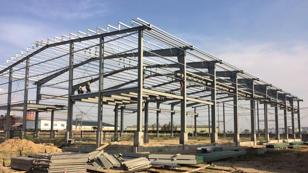 tim-hieu-mo-hinh-nha-thep-tien-che-cho-cong-trinh-cong-nghiep 