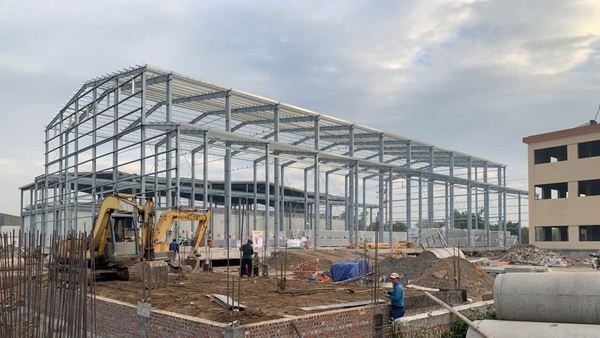 so-sanh-ket-cau-thep-va-be-tong-ve-kha-nang-chong-chay-va-chong-an-mon 