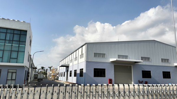 du-an-thi-cong-nha-may-son-trang-due-ket-hop-ket-cau-thep-va-be-tong-cot-thep 