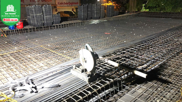 cong-doan-lap-dat-thep-trong-thi-cong-san-be-tong-nhe