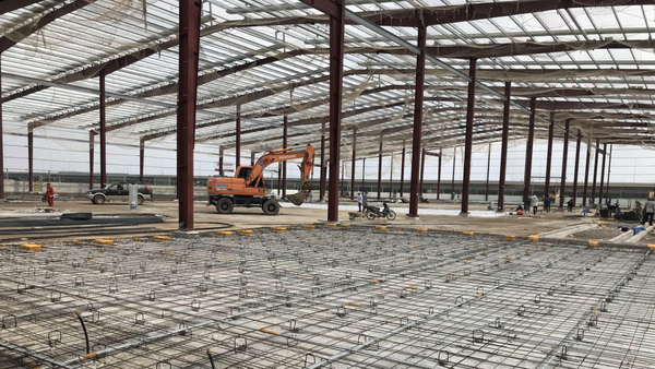 thiet-ke-nha-xuong-toi-uu-cong-nang-2026-de-cao-giai-phap-san-phang-va-san-be-tong-du-ung-luc