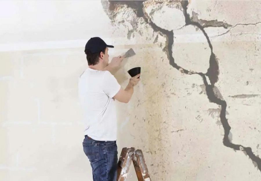 xu-ly-tuong-nha-bi-nut-dua-tren-tung-muc-do-cua-vet-nut